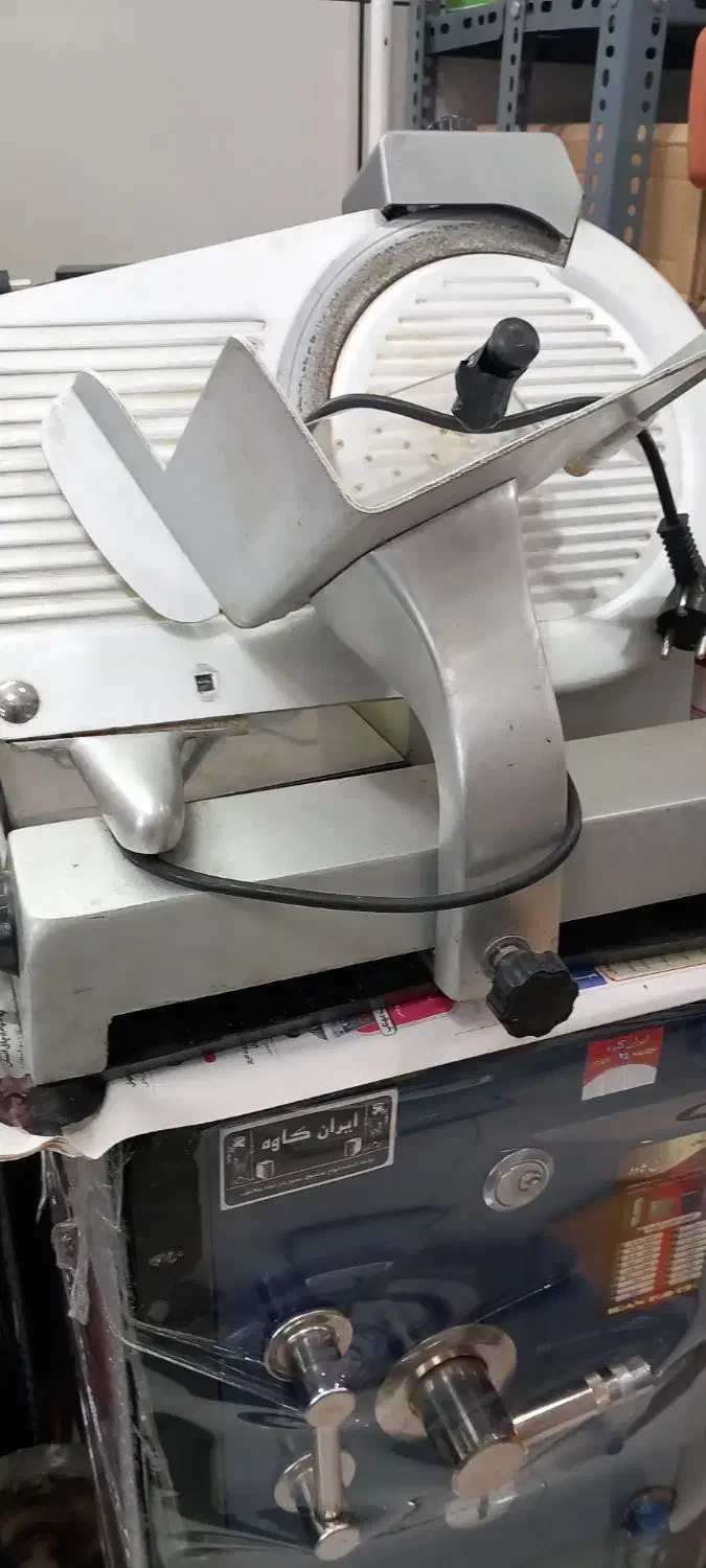 کالباسبر در حد خیلی خوب .فروشگاه ابوالفضل داره|فروشگاه و مغازه|لاهیجان, کوی خزر|دیوار