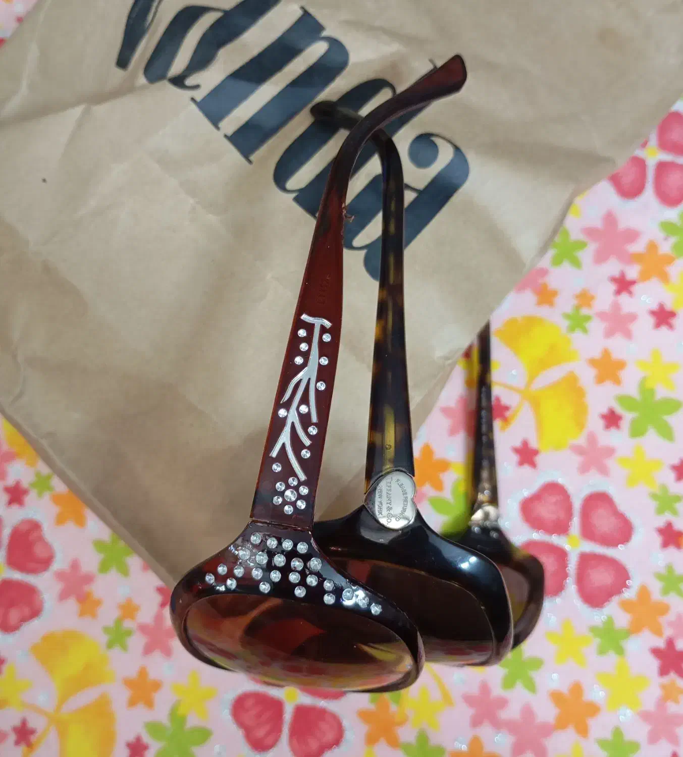 عینک آفتابی زنانه|زیورآلات و اکسسوری|اندیشه, اندیشه فاز ۳|دیوار