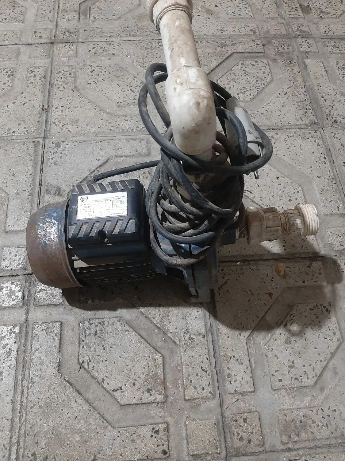 پمپ اب یک اسب|مصالح و تجهیزات ساختمان|هشتگرد, شهرک راه آهن|دیوار