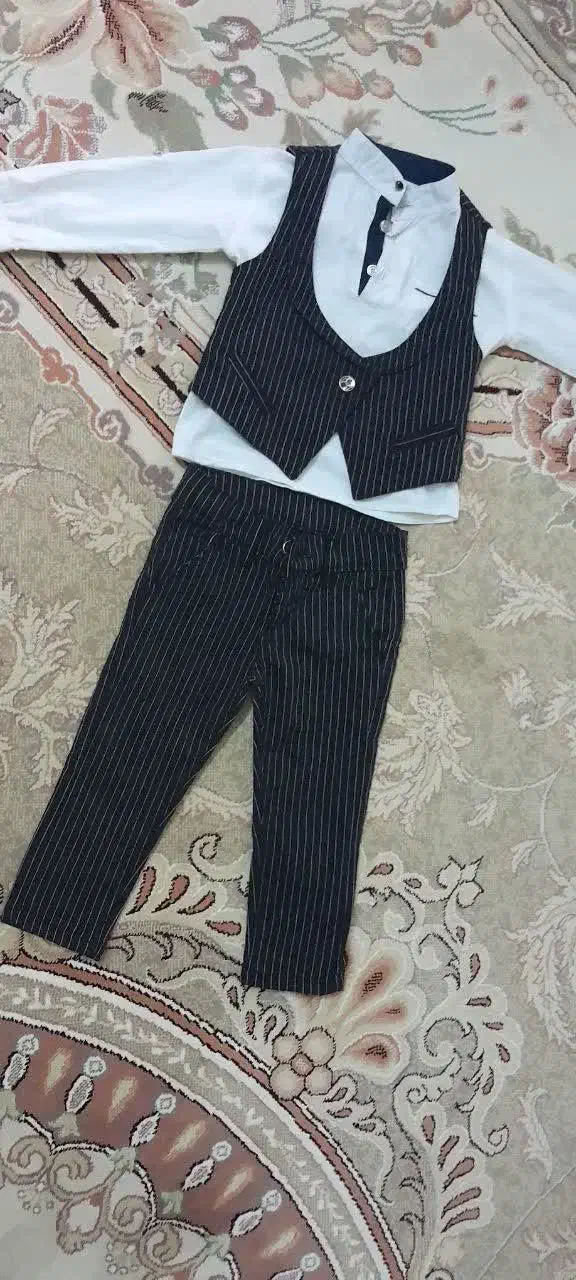 ۳ دست لباس بچه گانه|کفش و لباس بچه|قم, چهل درخت|دیوار