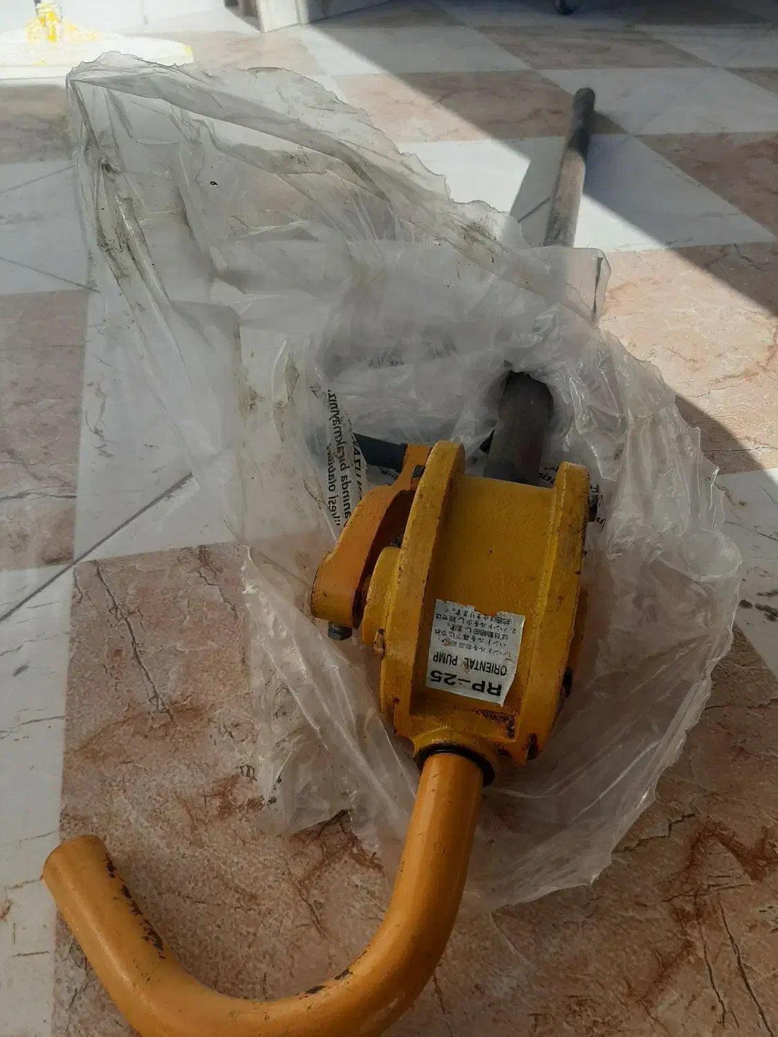 تلمبه روغن|ابزارآلات|نجف‌آباد, جلال آباد|دیوار