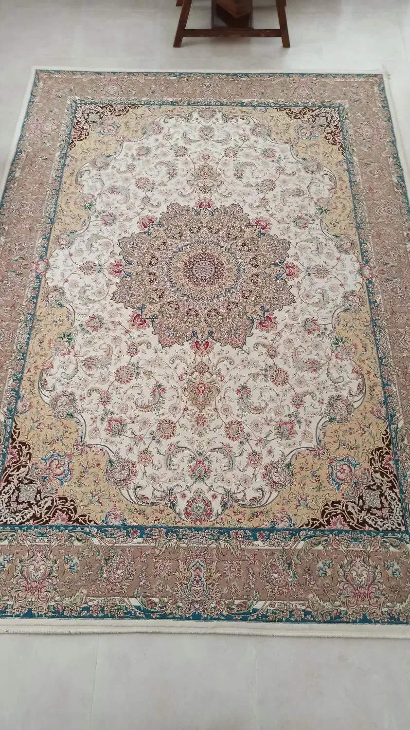 یک تخته فرش 9 متری طرح دستباف از برند فرحی|فرش|سنندج, |دیوار