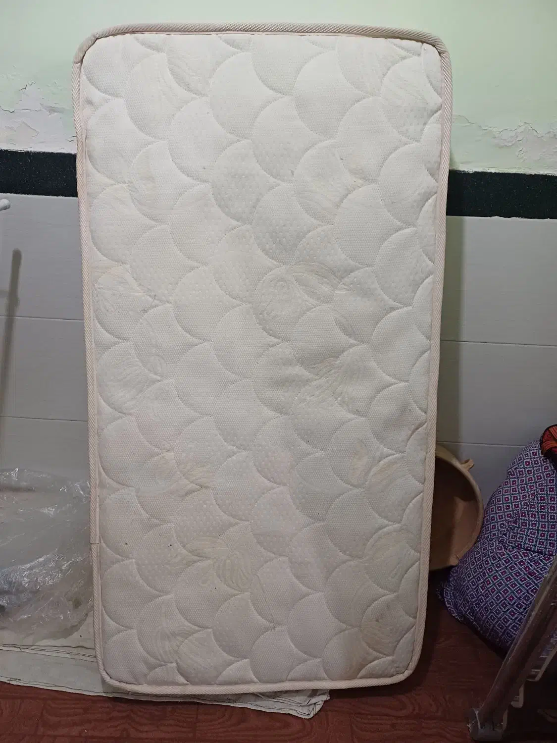 تخت وتشک|تخت و سرویس خواب|بیجار, |دیوار