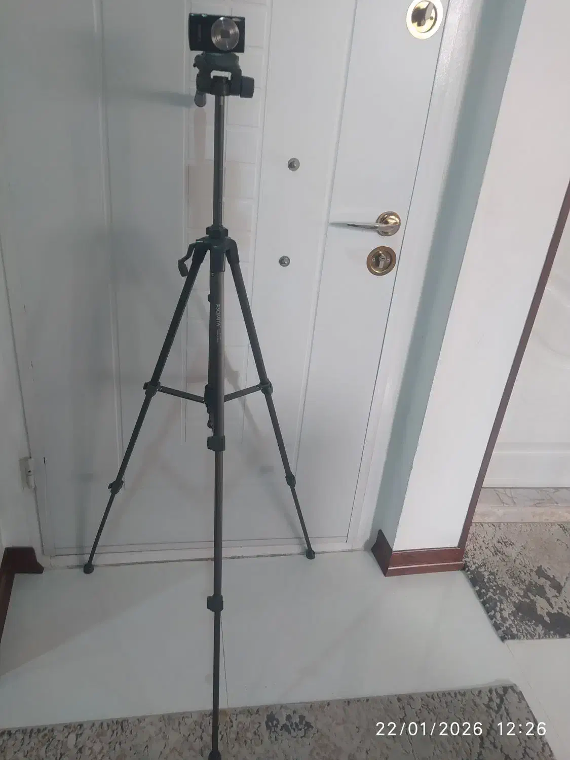 دوربین عکاسی با پایه|دوربین عکاسی و فیلمبرداری|مشهد, مشکینی (شهرک غرب)|دیوار