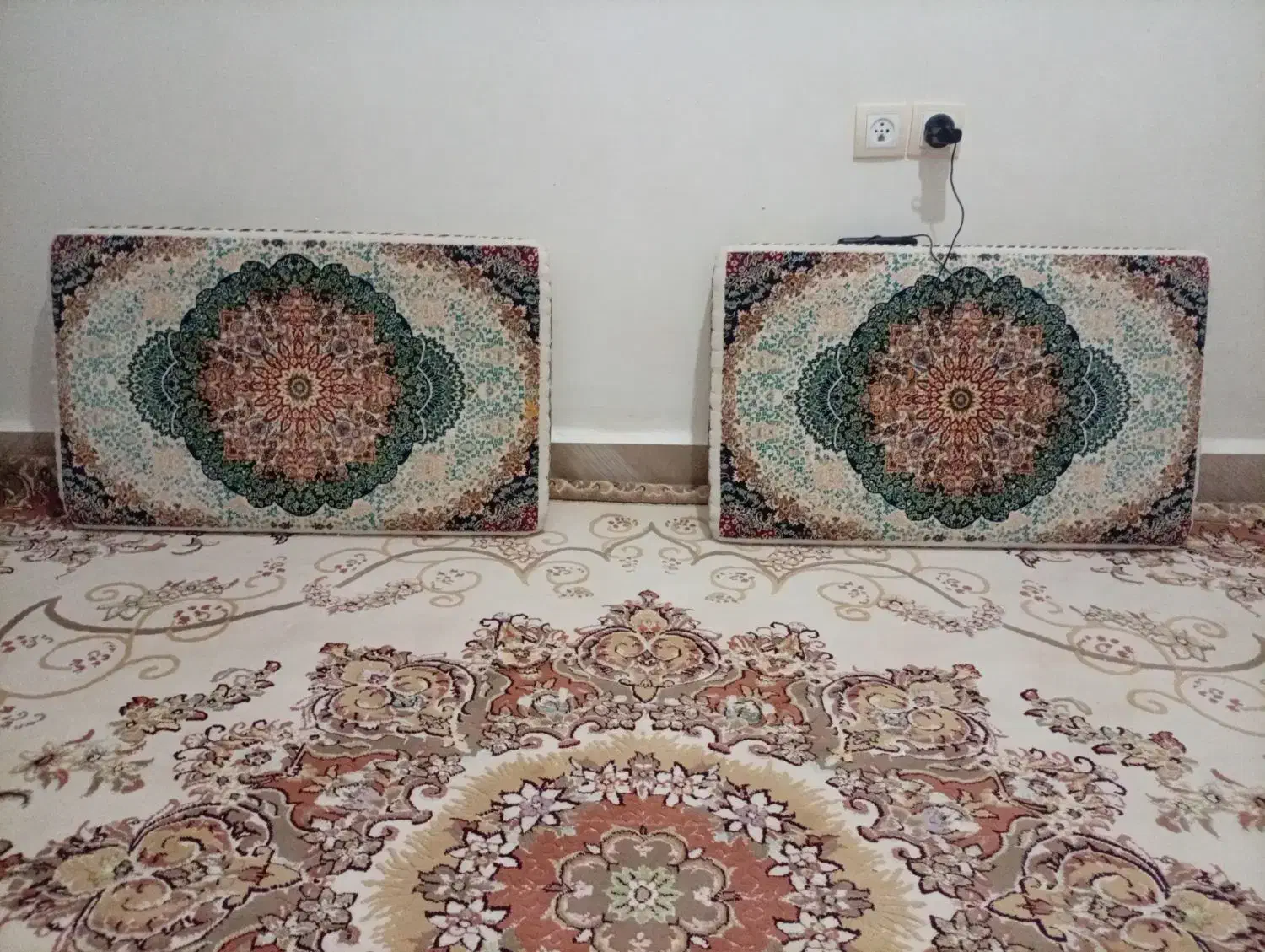 6عددپشتی سالم وبدون عیب|پشتی|بوکان, |دیوار