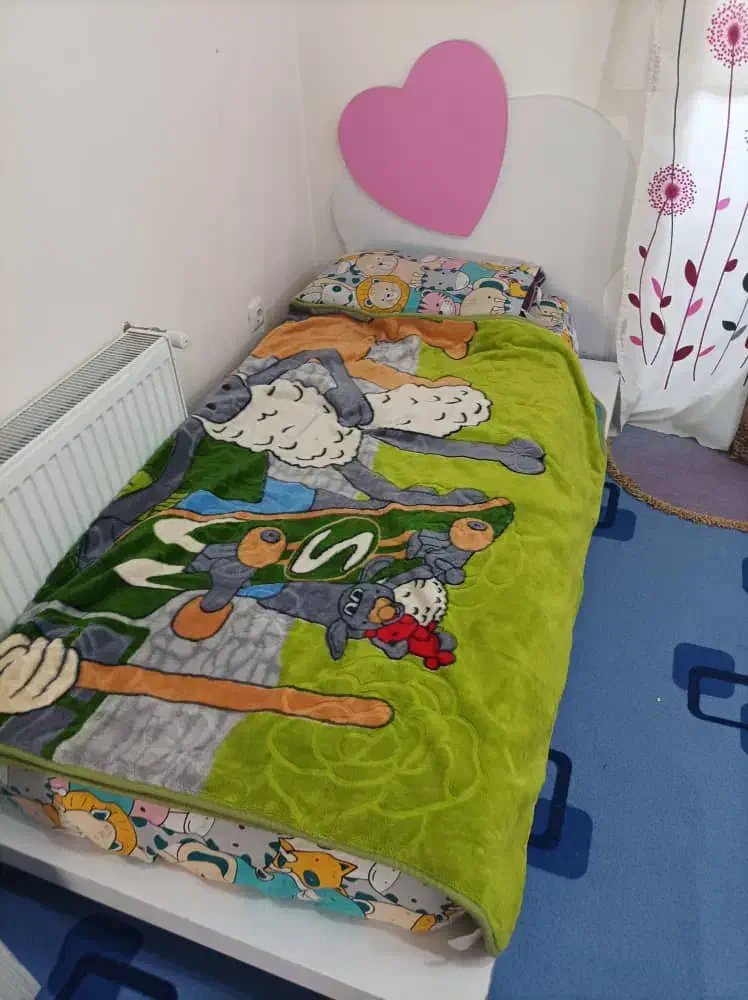 تخت خواب نوجوان با تشک|تخت و صندلی بچه|خمینی‌شهر, |دیوار