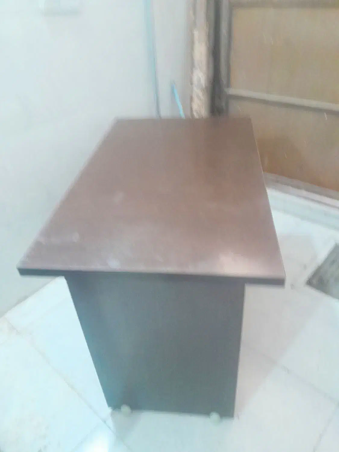 صندلی جک دارنوع  میز تحریر ترو تمیز در حدنوع|میز تحریر و کامپیوتر|ری, علایین|دیوار