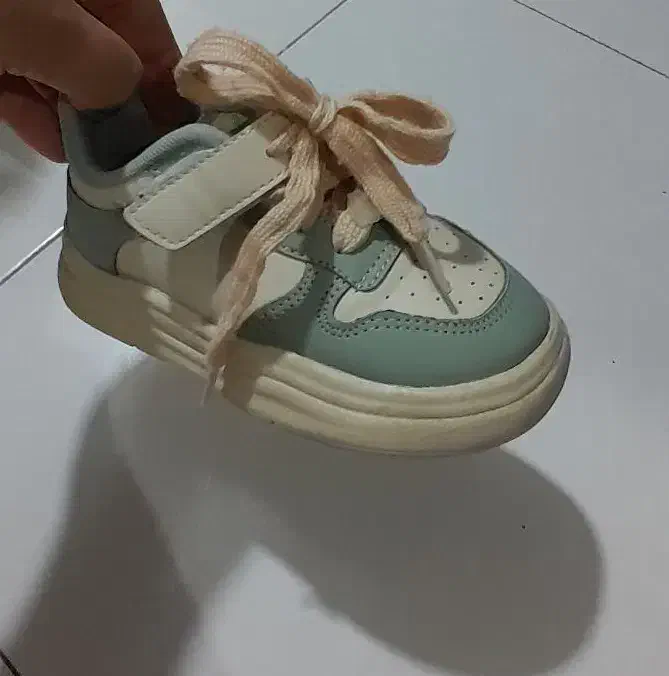 کفش و لباس بچگانه|کفش و لباس بچه|مهدی شهر, |دیوار