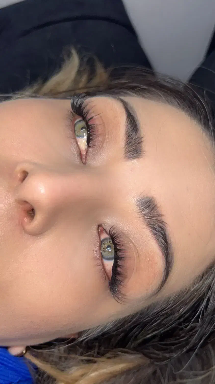 کاشت و اکستنشن مژه حرفه‌ای با ماندگاری بالا|خدمات آرایشگری و زیبایی|اصفهان, الهیه|دیوار