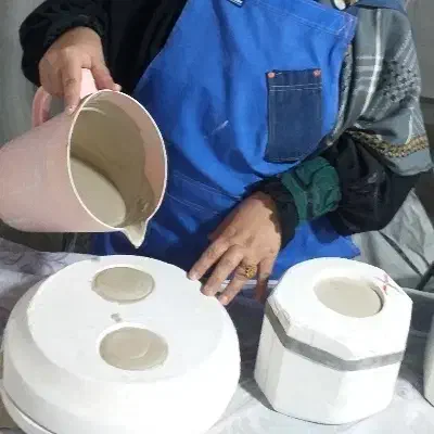 کار در کارگاه ظروف سرامیک دستساز|استخدام هنری و رسانه|یزد, |دیوار