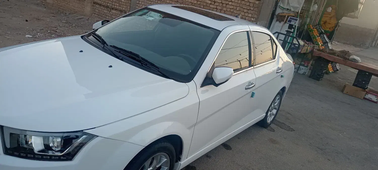 دنا پلاس ۶ دنده توربو سانروف دار|خودرو سواری و وانت|شاهین‌شهر, حافظ جنوبی|دیوار