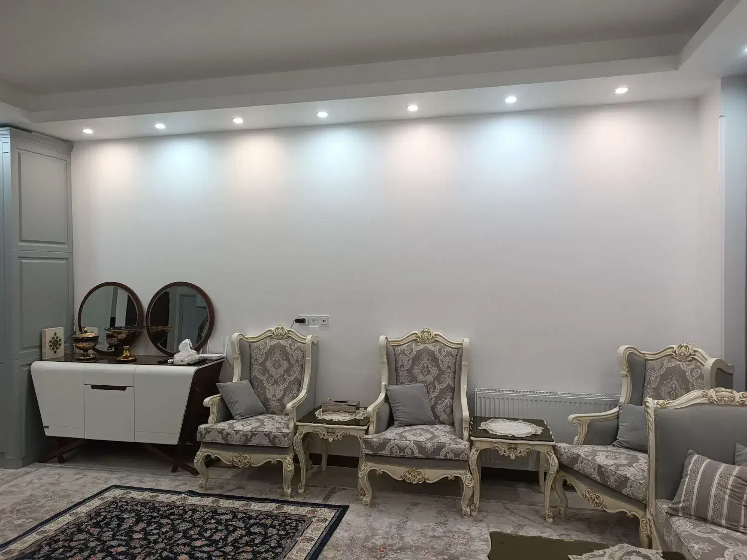 مبل ۷ نفره + کنسول و آینه شیک|مبلمان خانگی و میز عسلی|قم, عمار یاسر|دیوار