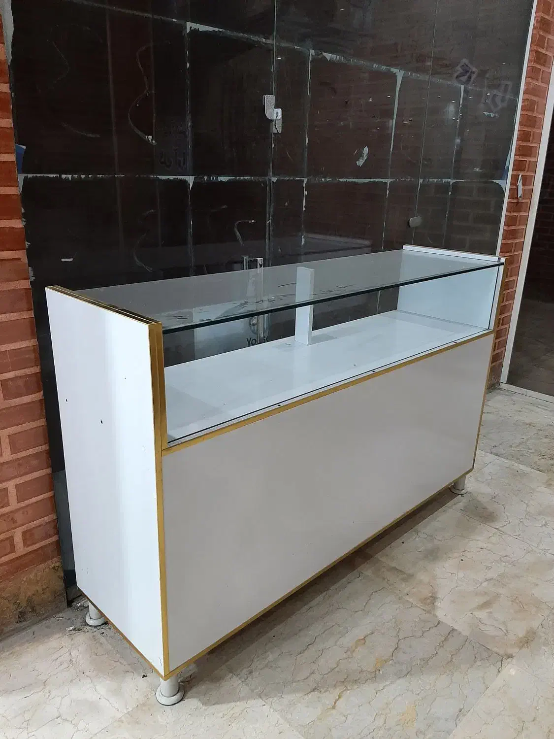 پیشخوان باکیفیت با شیشه 10 میل|فروشگاه و مغازه|گنبد کاووس, |دیوار