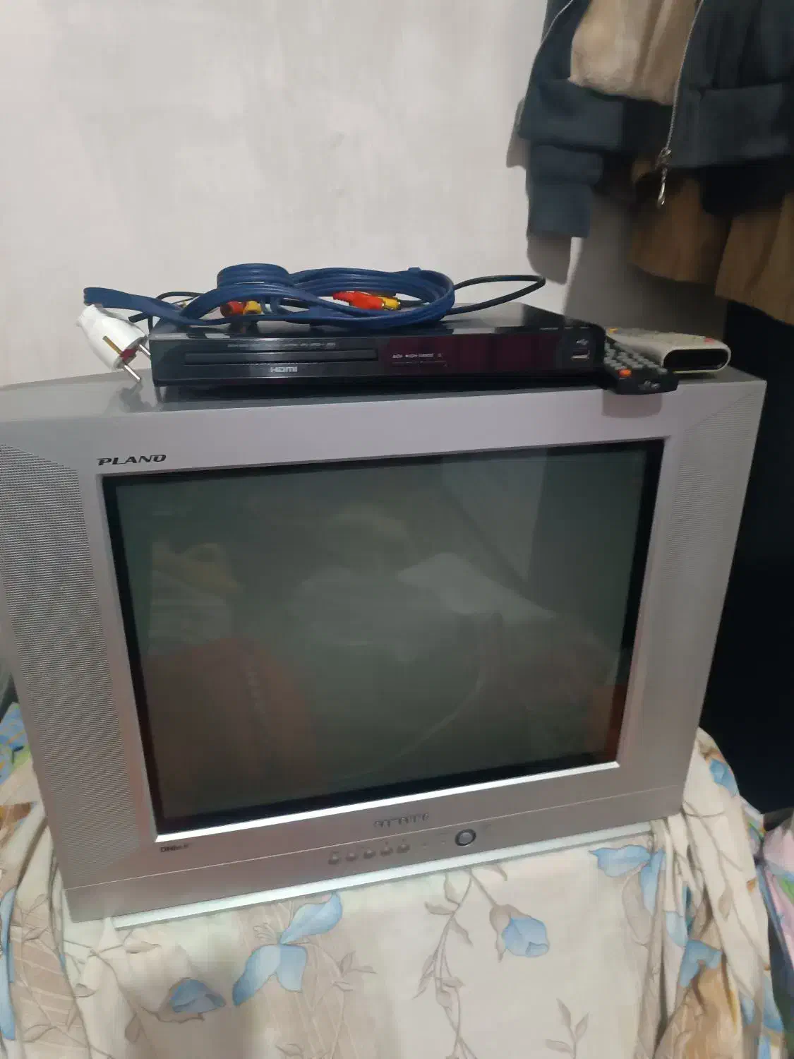 تلوزیون و دی.وی.دی سالم|تلویزیون و پروژکتور|اسلام‌شهر, شهرک قائمیه|دیوار