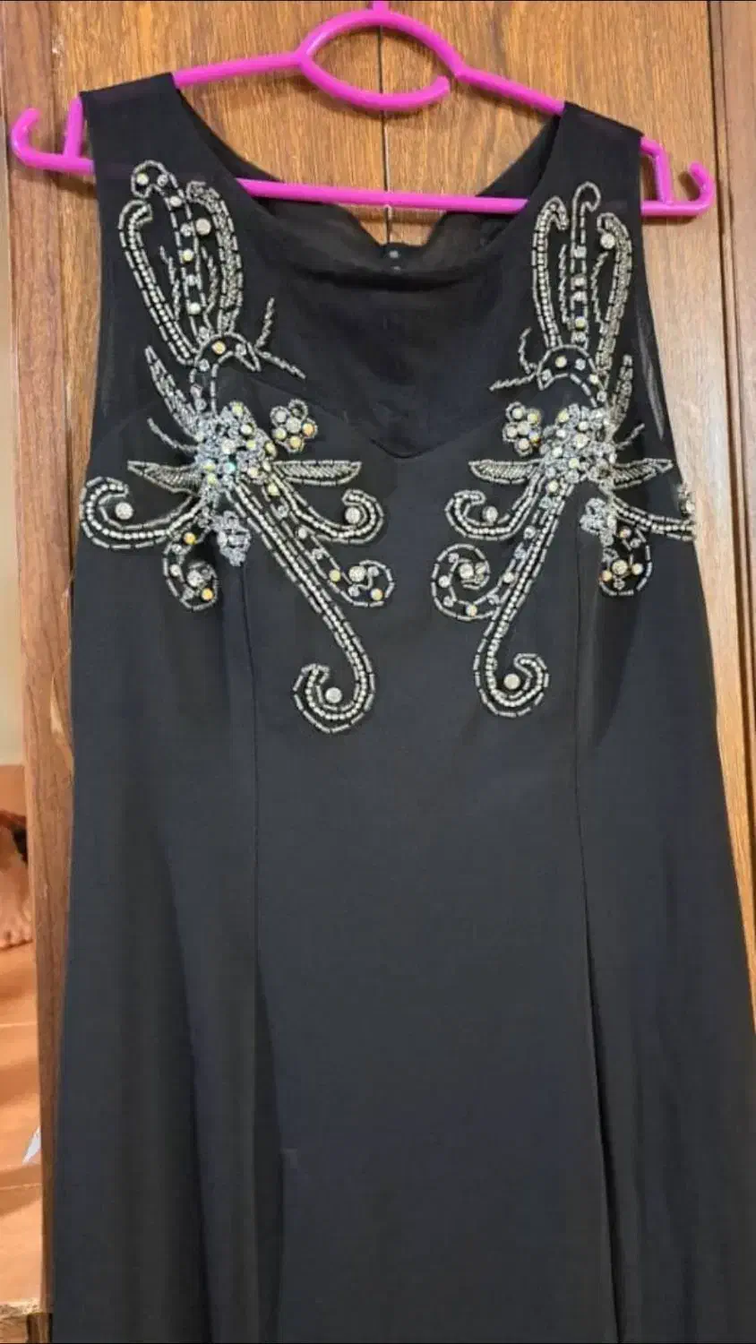 لباس شب|لباس|صدرا-فارس, فاز ۱|دیوار