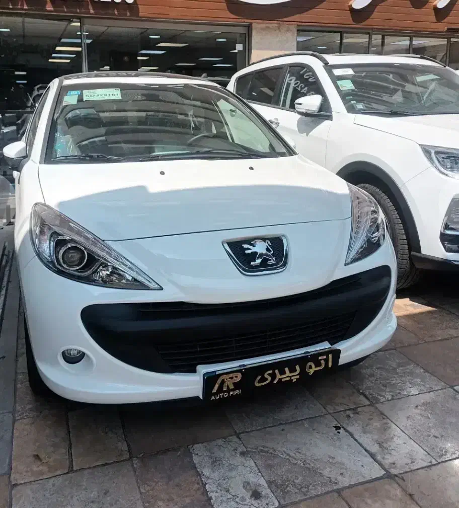 207 اتومات پانا سفید مشکی/صفر۱۴۰۴/تحویل فوری|خودرو سواری و وانت|تهران, درختی|دیوار