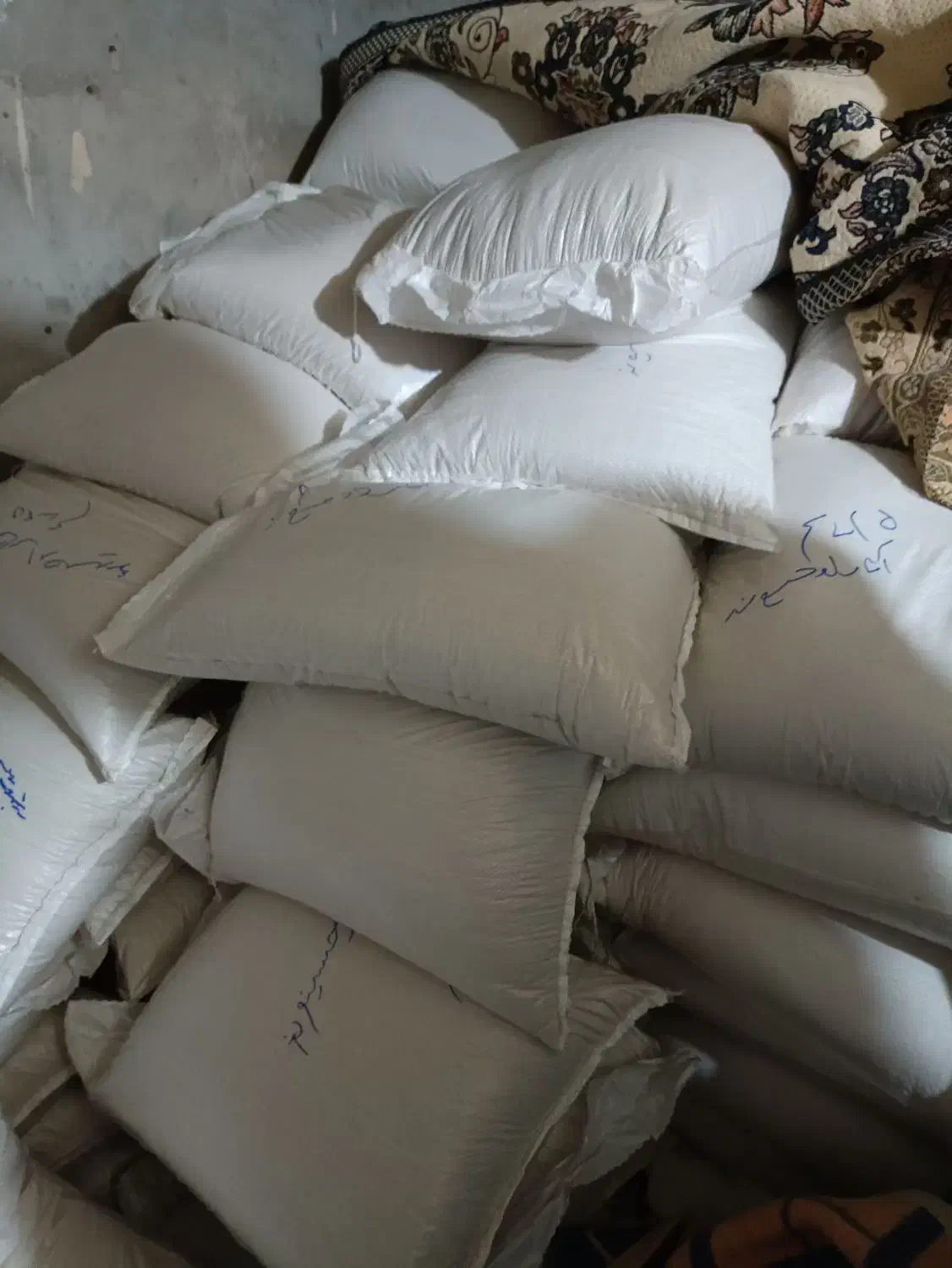 یه تُن برنج ایرانی بدون نا خالصی دارم به شرط پخت|خوردنی و آشامیدنی|کاشان, کارگر|دیوار