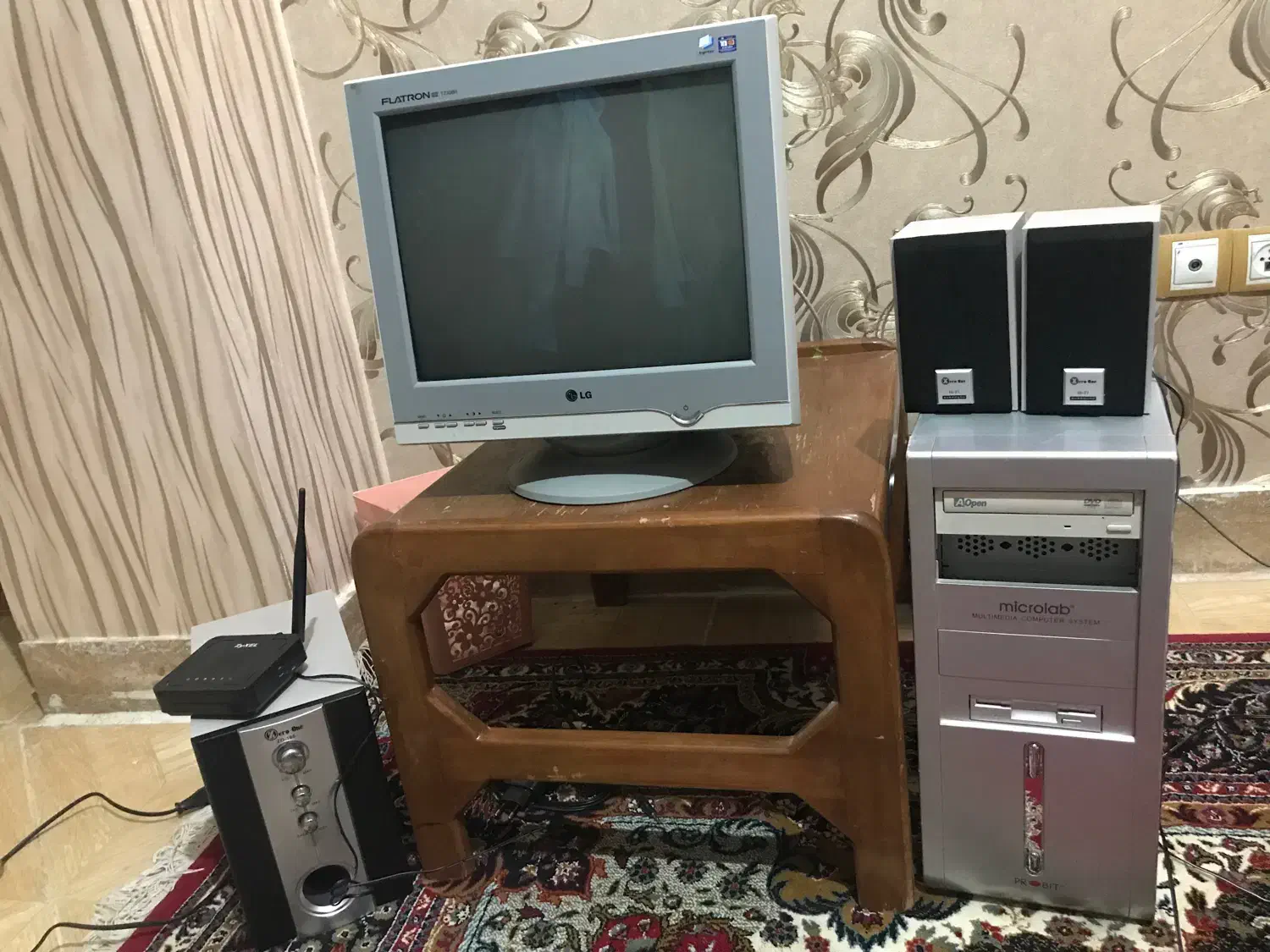 کامپیوتر کامل اسپیکر و ضبط و دستگاه وای فای|رایانه رومیزی|زاهدان, |دیوار