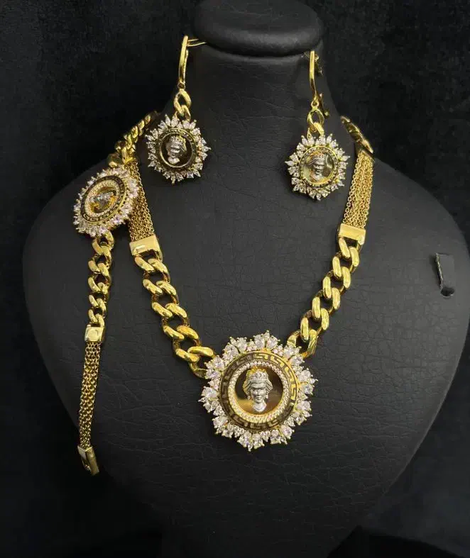 سرویس نقره مشابه طلا مدال نقره مشابه طلا ساعت نقره|جواهرات|تبریز, |دیوار