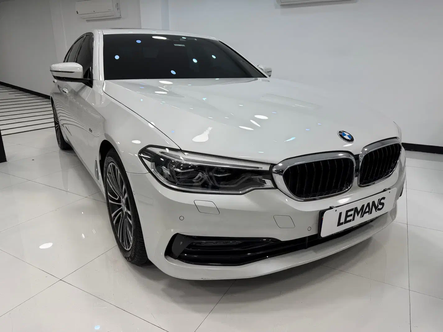 Bmw 530 2017|خودرو سواری و وانت|تهران, درختی|دیوار