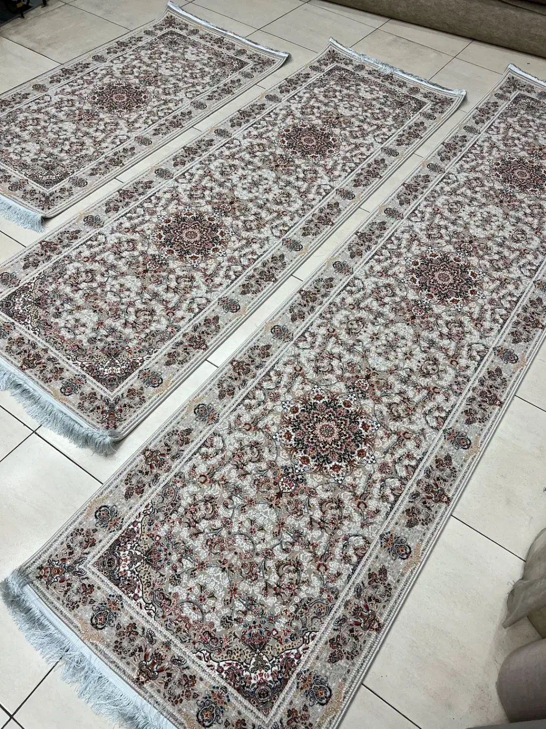 فرش کناره حاضری موجود در هر سایزی (ریز بافت تبریز)|فرش|تبریز, |دیوار