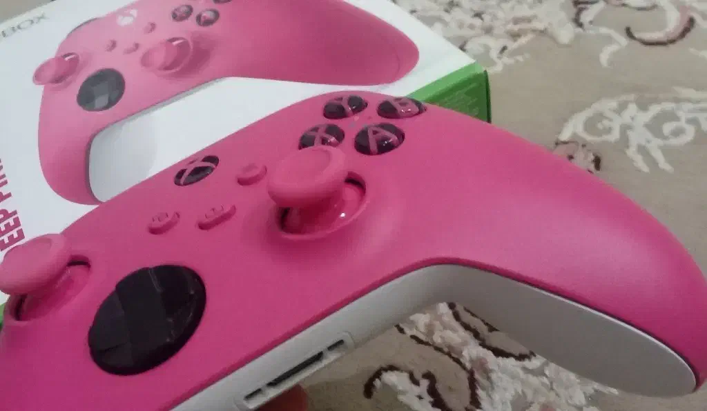 دسته صورتی ایکس باکس سری اس و ایکس|کنسول، بازی ویدئویی و آنلاین|قم, هفت تیر|دیوار