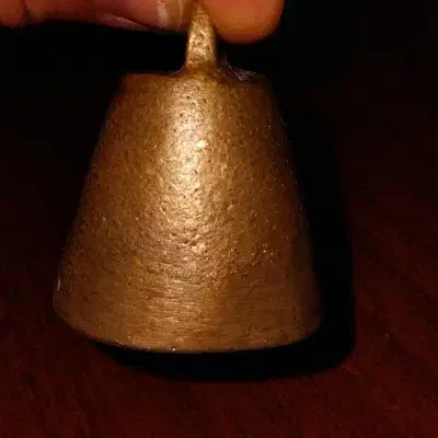 زنگوله قدیمی|کلکسیون اشیاء عتیقه|مبارکه, |دیوار