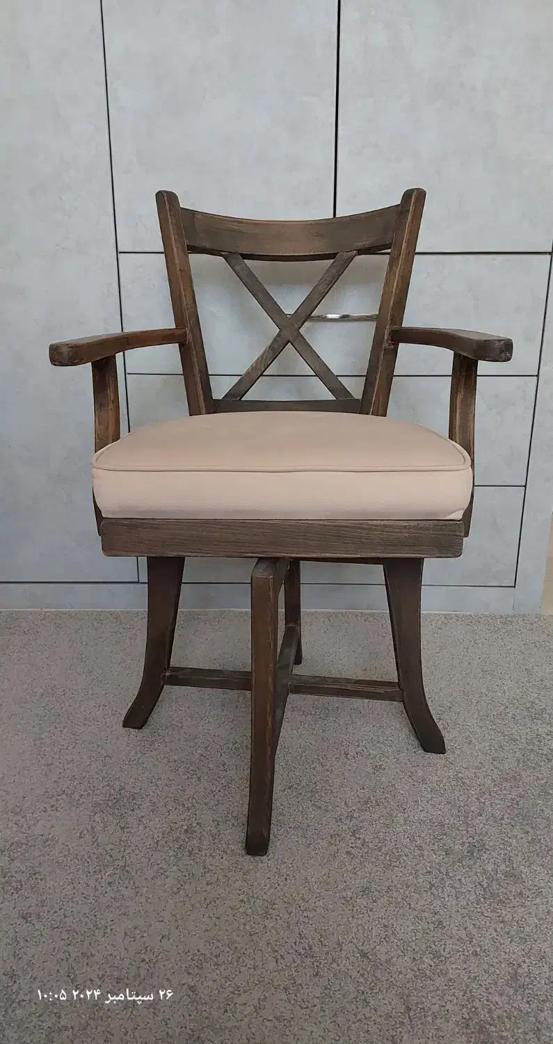 صندلی چوبی چرخشی|صندلی و نیمکت|تفت, |دیوار