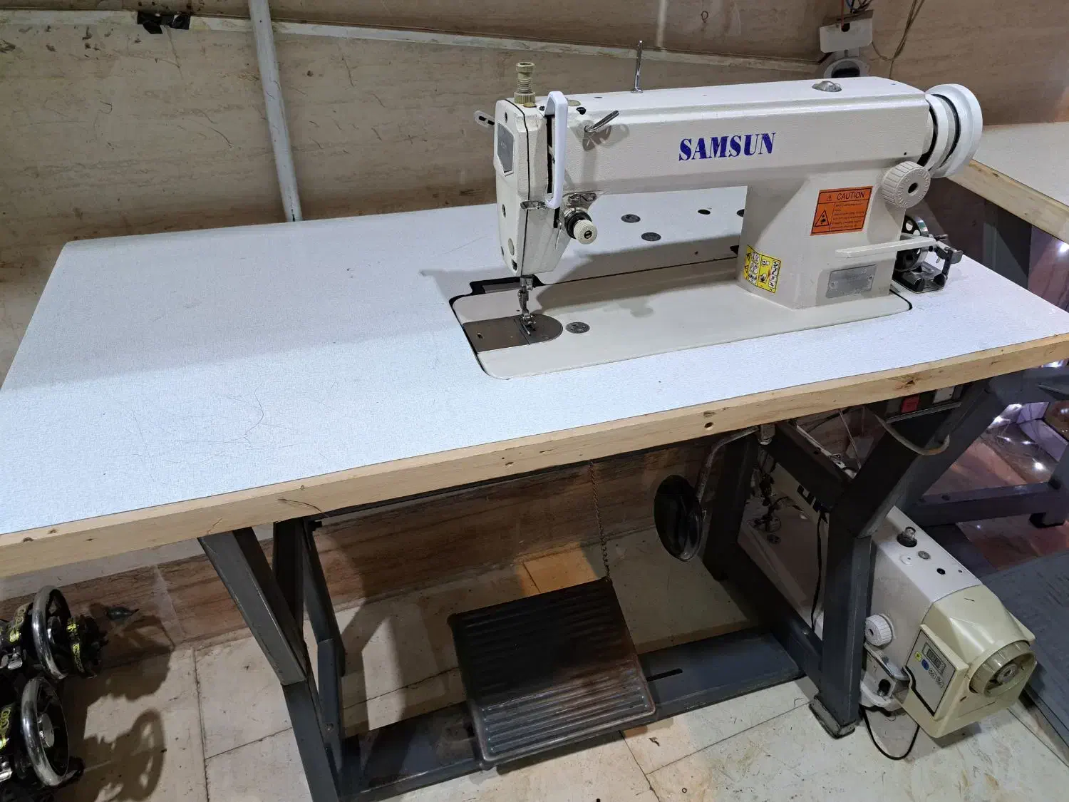 چرخ خیاطی راسته دینام بزرگ|چرخ خیاطی و ریسندگی|کاشمر, |دیوار