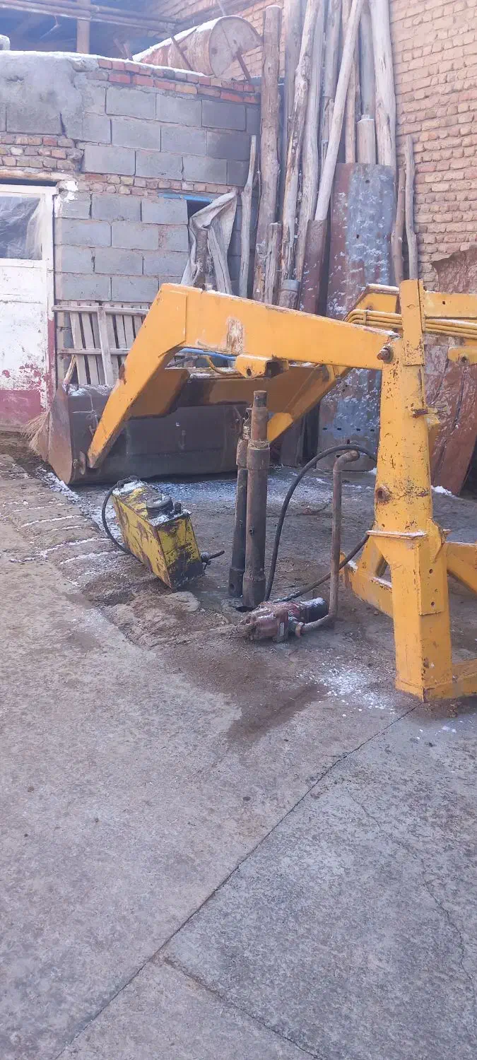 لودر چهار جک ۳۹۹|ماشین‌آلات صنعتی|باروق, |دیوار