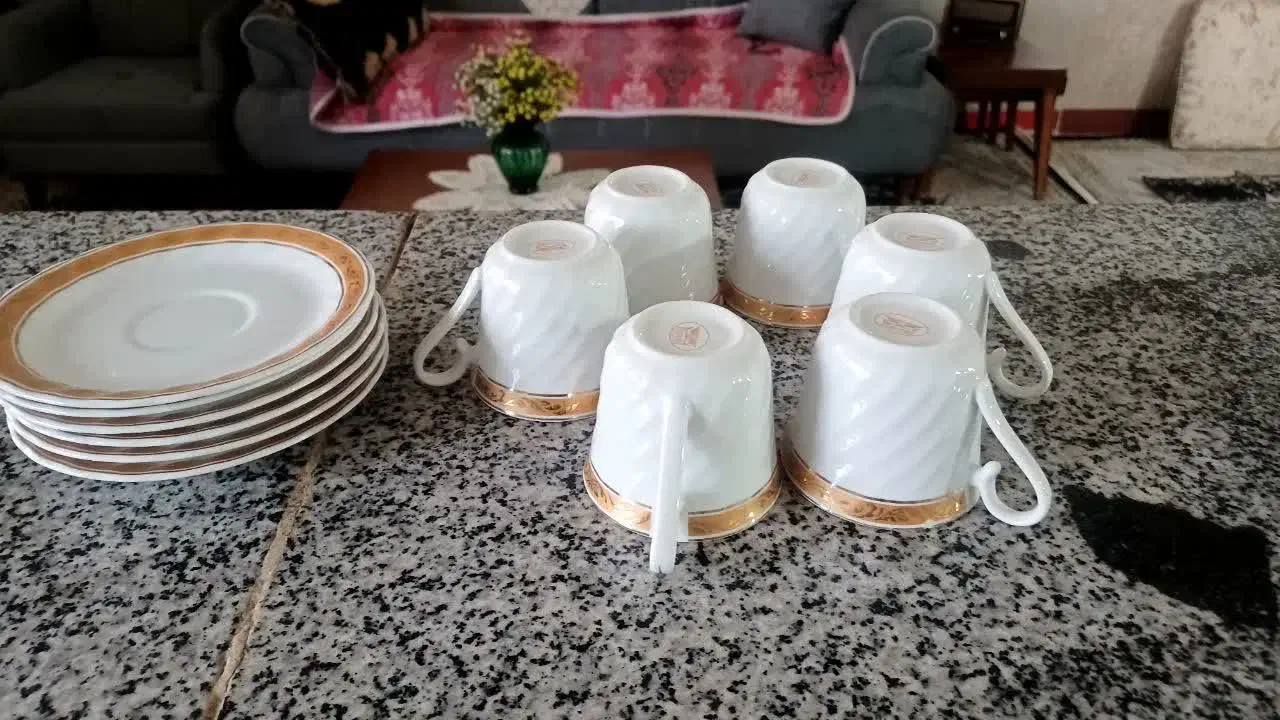 فنجان چای خوری|ظروف سرو و پذیرایی|قم, قلعه کامکار|دیوار