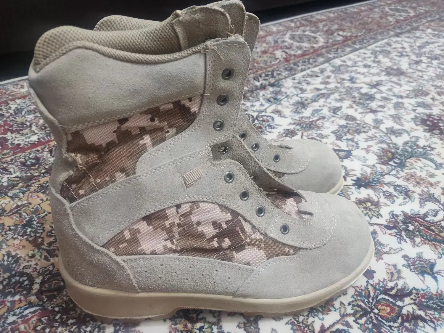 پوتین تاکتیکال نظامی کوهنوردی.|کیف، کفش، کمربند|شاهین دژ, |دیوار