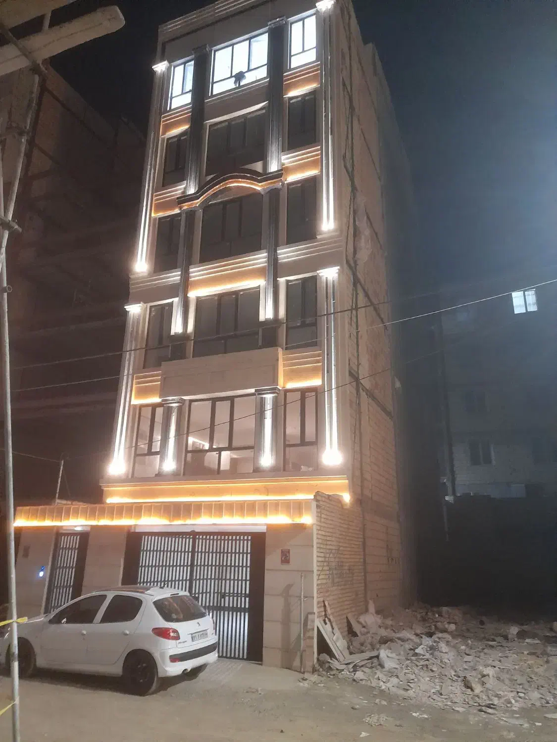 ۱۳۰ متری عالی کشاورز ۷|فروش آپارتمان|مشهد, نوید|دیوار