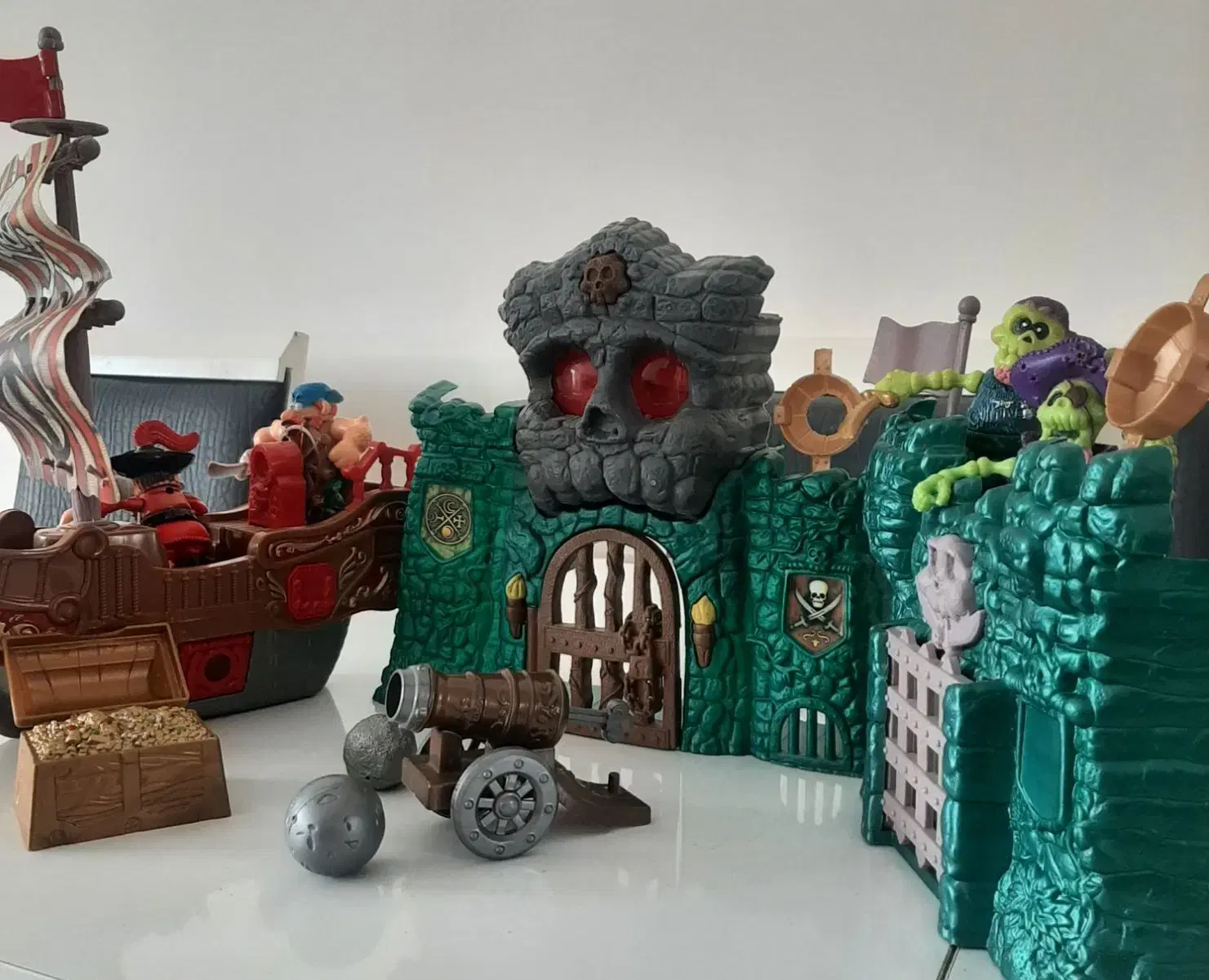 کشتی وقلعه دزدان دریایی|اسباب‌‌بازی|تبریز, |دیوار