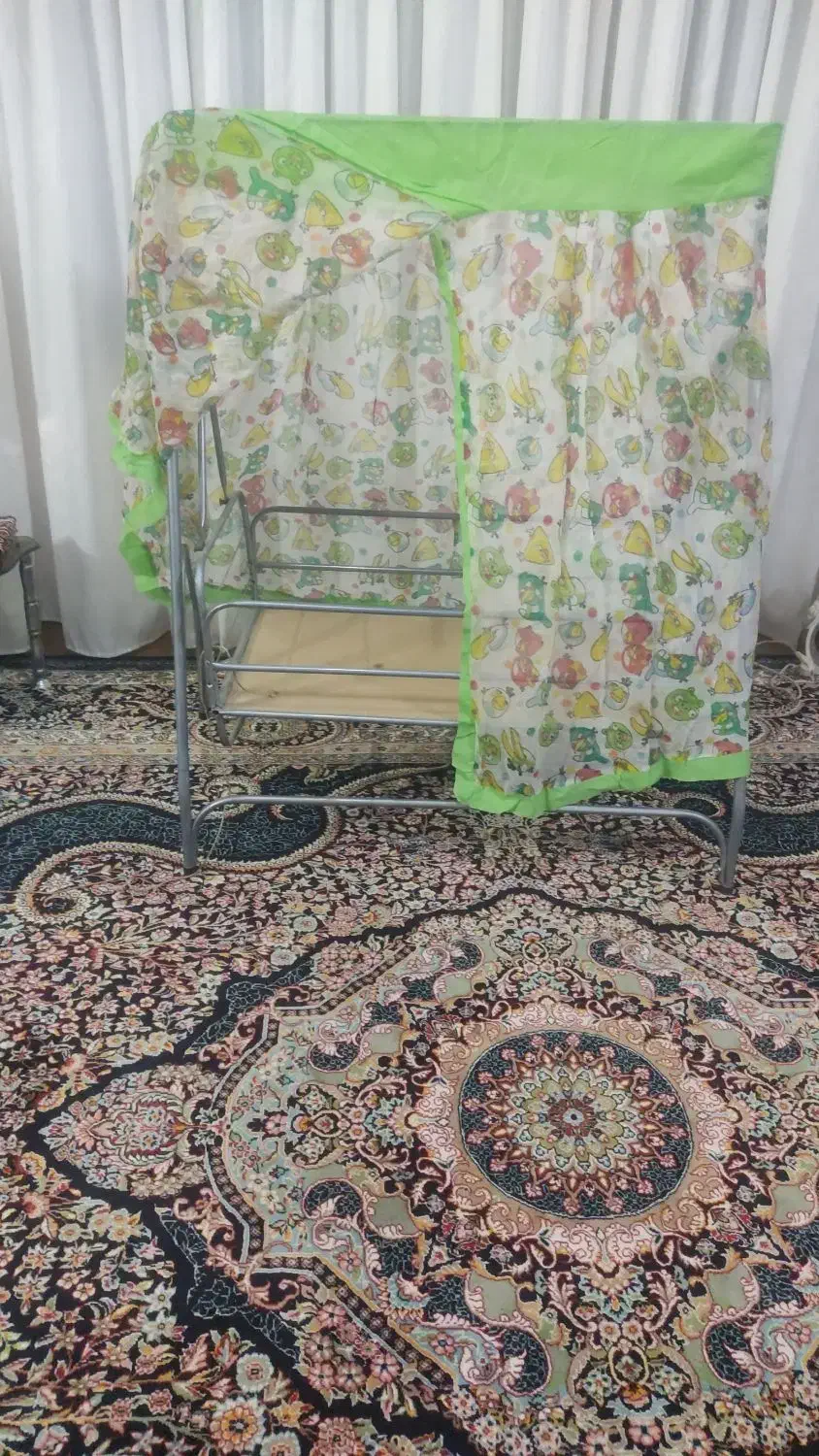 گهواره در حد نو|اسباب و اثاث بچه|تربت جام, شیخ احمد جامی|دیوار