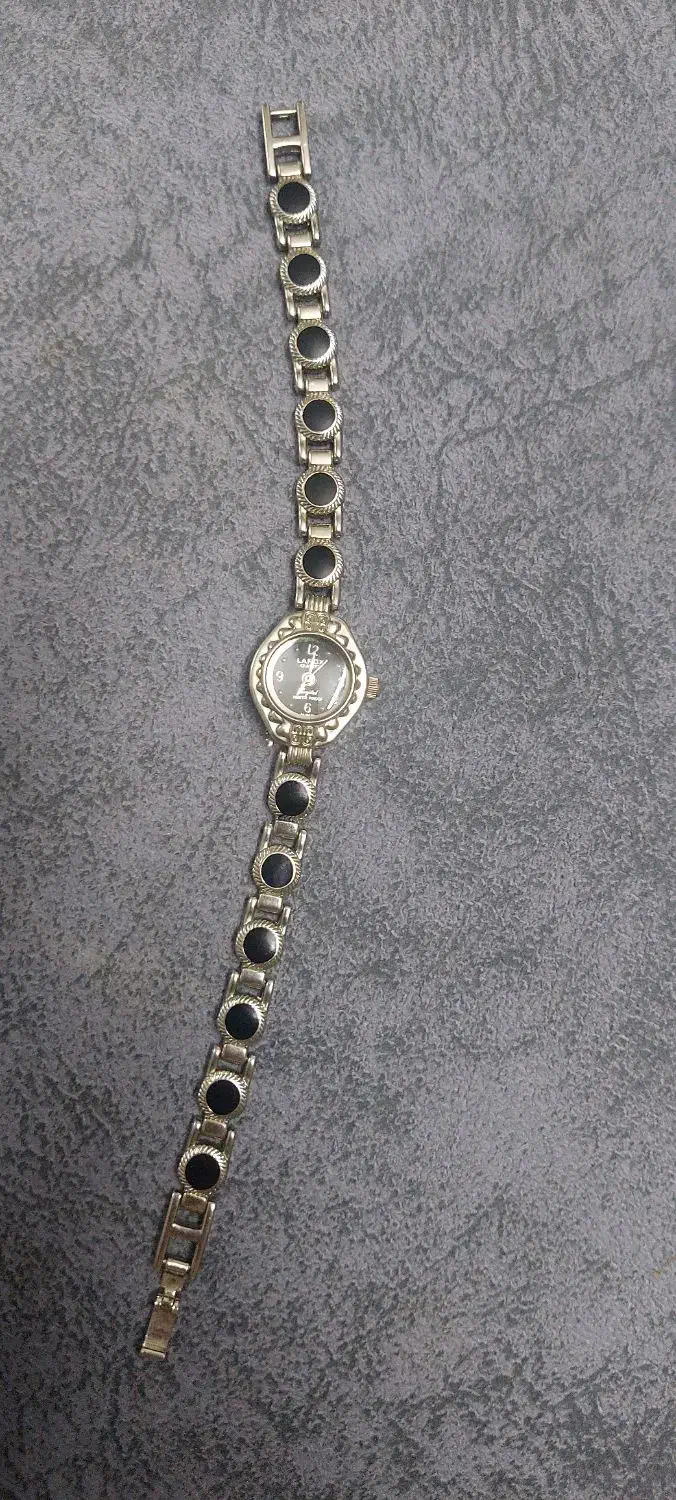 دوتا ساعت مچی زنانه بارنگ ثابت|ساعت|رباطکریم, رباطکریم|دیوار