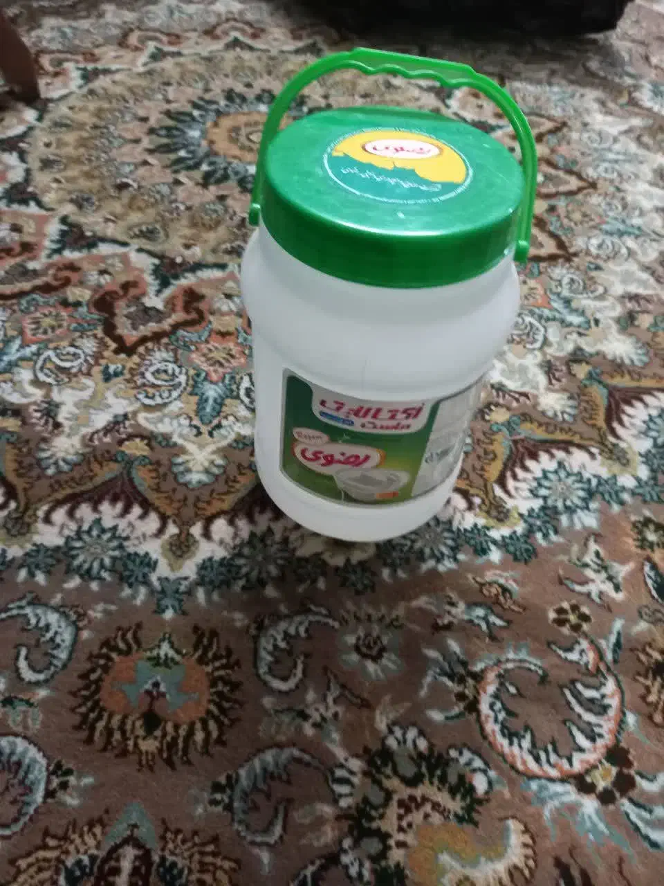 شیشه خالی و دبه ماست و ظروف پلاستیکی|ظروف نگهدارنده، پلاستیکی، یک‌بارمصرف|مشهد, عبادی|دیوار