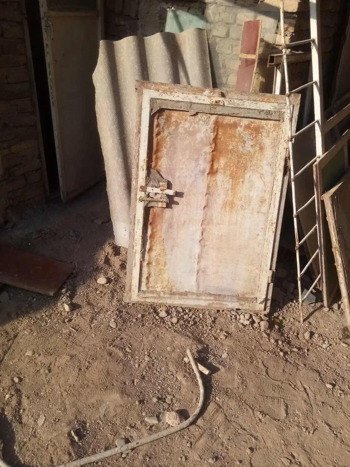 تانکر، درب وپنجره آهنی کانال کولر|مصالح و تجهیزات ساختمان|نیشابور, تختی|دیوار