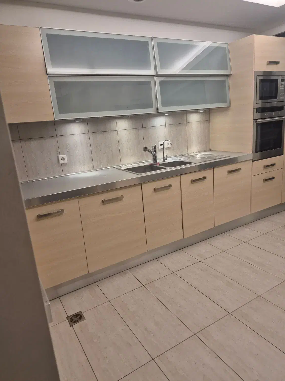 برج تهران رهن و اجاره 180متری دو خواب