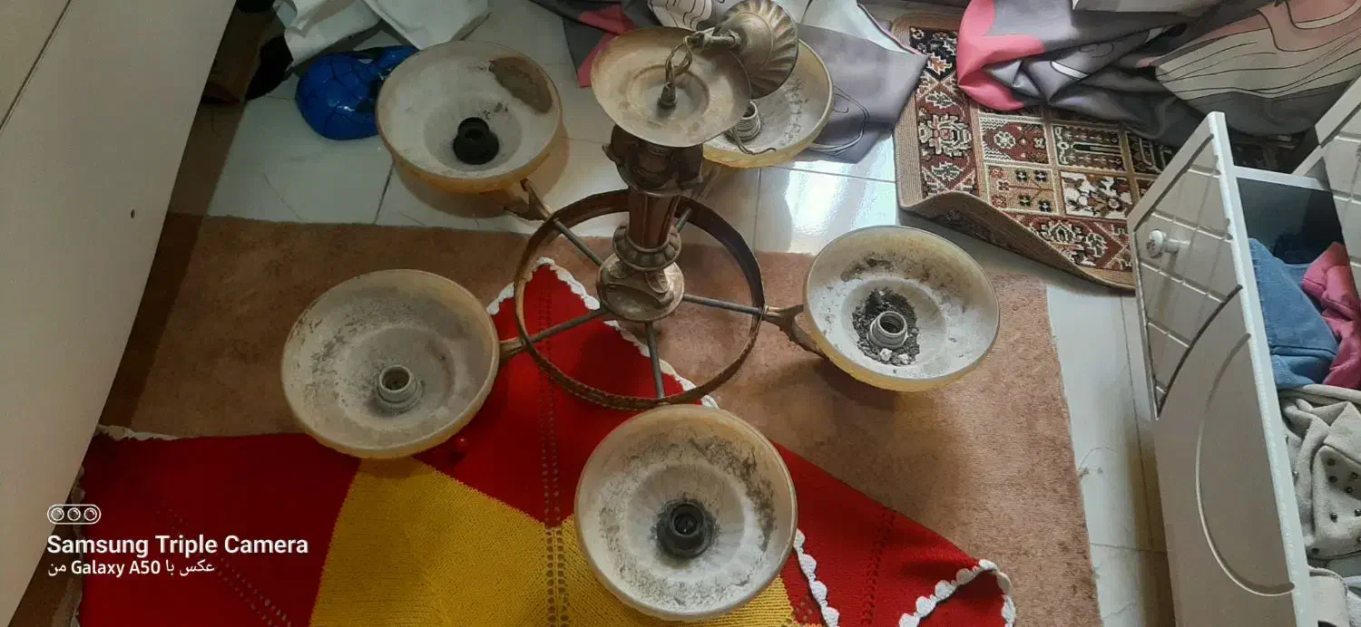 لوستر سالم|لوستر و چراغ آویز|اندیشه, پرنیان|دیوار