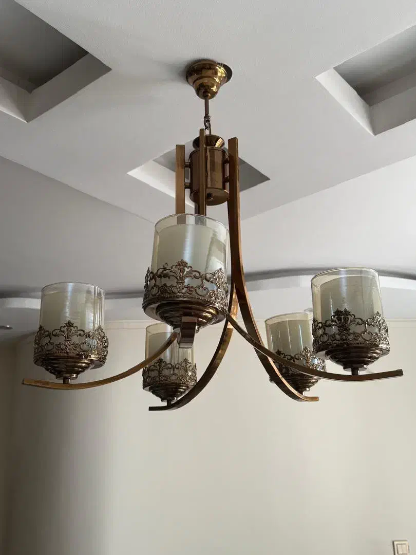 لوستر|لوستر و چراغ آویز|اصفهان, خانه اصفهان|دیوار