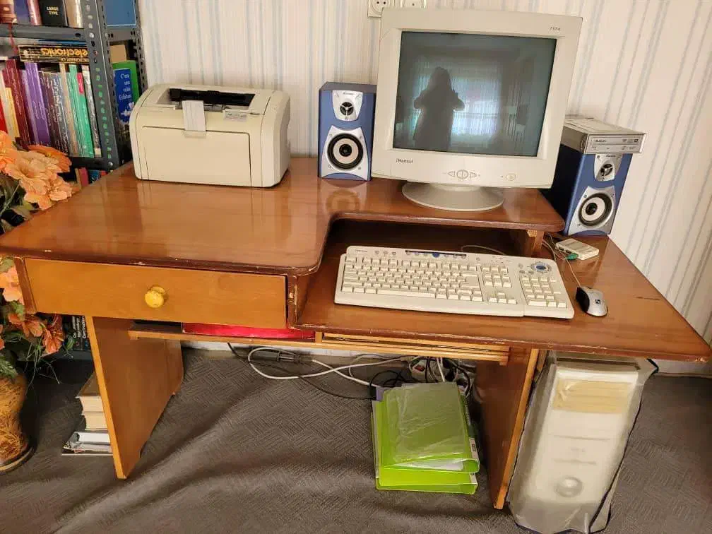 میز کامپیوتر تمام چوب|میز تحریر و کامپیوتر|فولادشهر, A6|دیوار