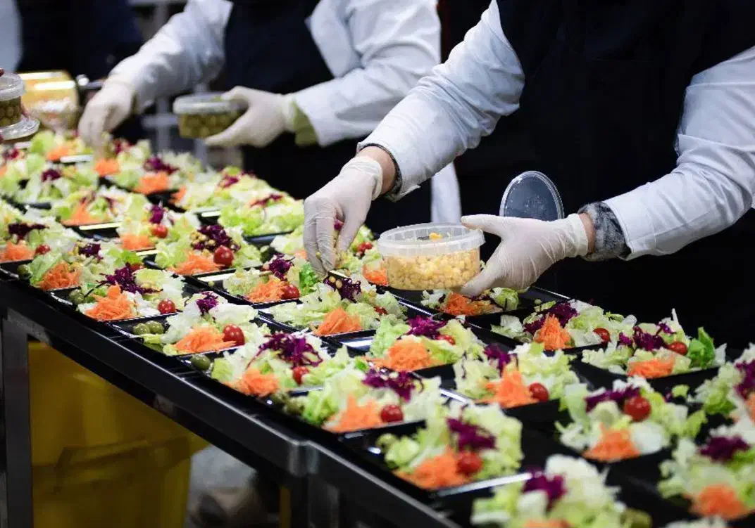 رستوران بام لند تبریز استخدام میکند|استخدام خدمات فروشگاه و رستوران|تبریز, |دیوار