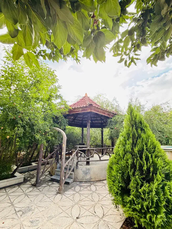 اجاره ویلا باغ واقع در ۱۵ کیلومتری تخت جمشید.سیدان|اجارهٔ کوتاه‌مدت ویلا و باغ|سیدان, |دیوار