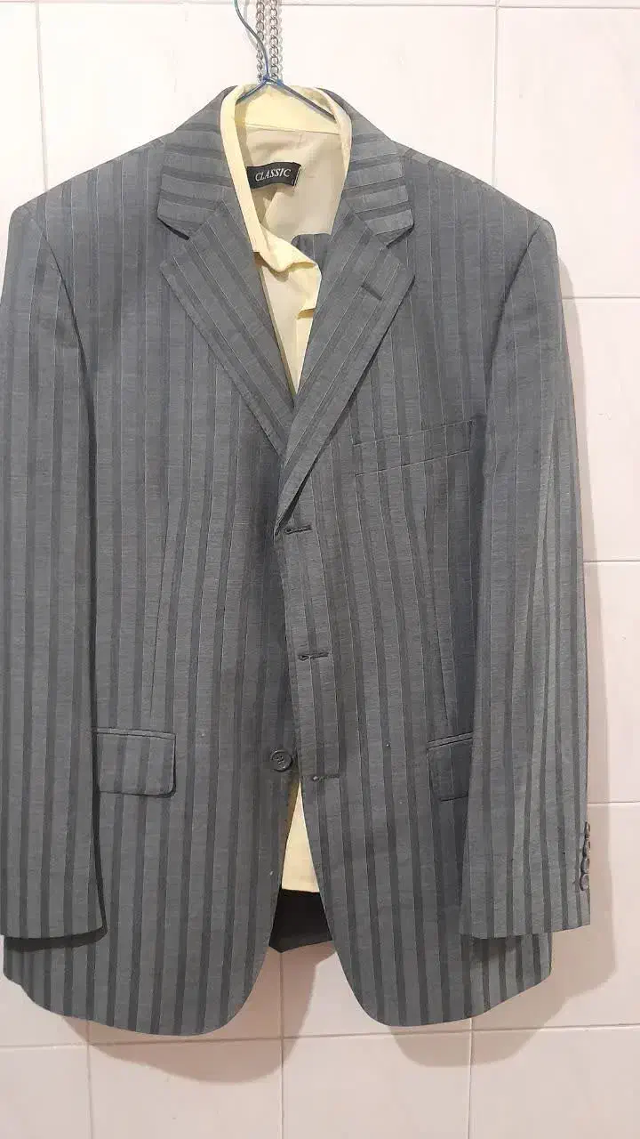 کت وشلوار|لباس|نجفآباد, پادگان|دیوار