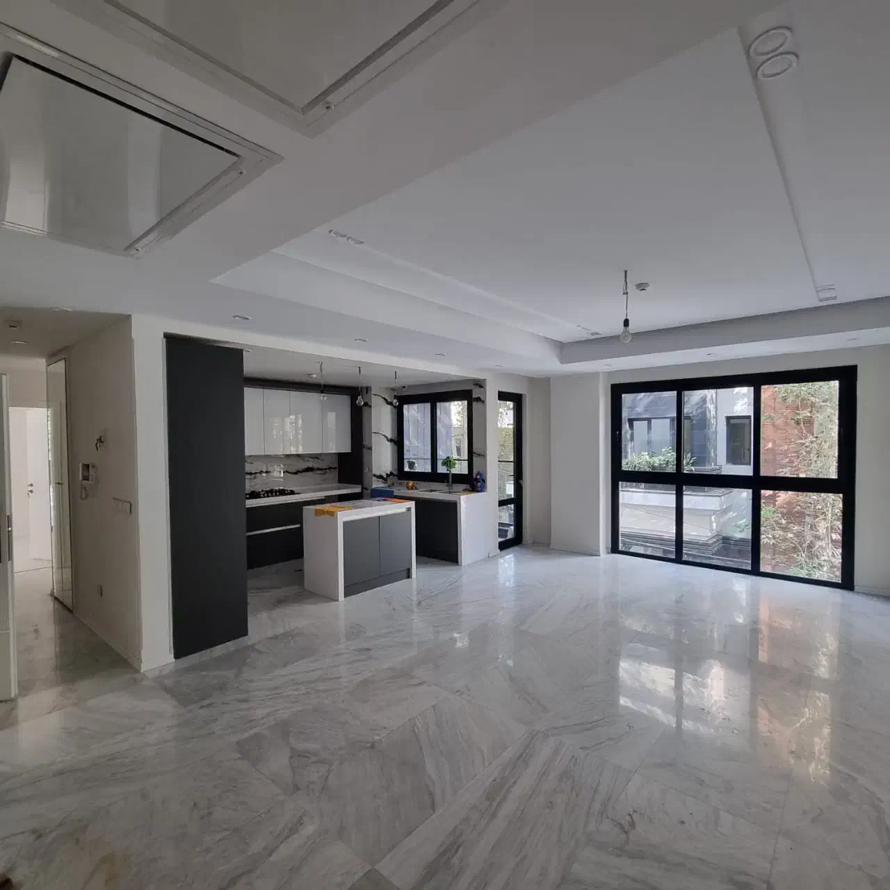 ۹۰متر فول بازسازی شده //۱۵متر حیاط خلوت|فروش آپارتمان|تهران, آجودانیه|دیوار