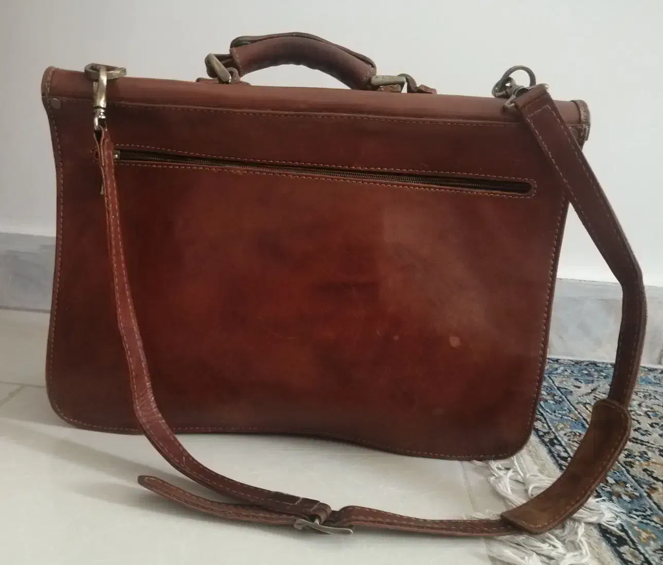 کیف چرمی اداری|کیف، کفش، کمربند|پرند, فاز ۳|دیوار