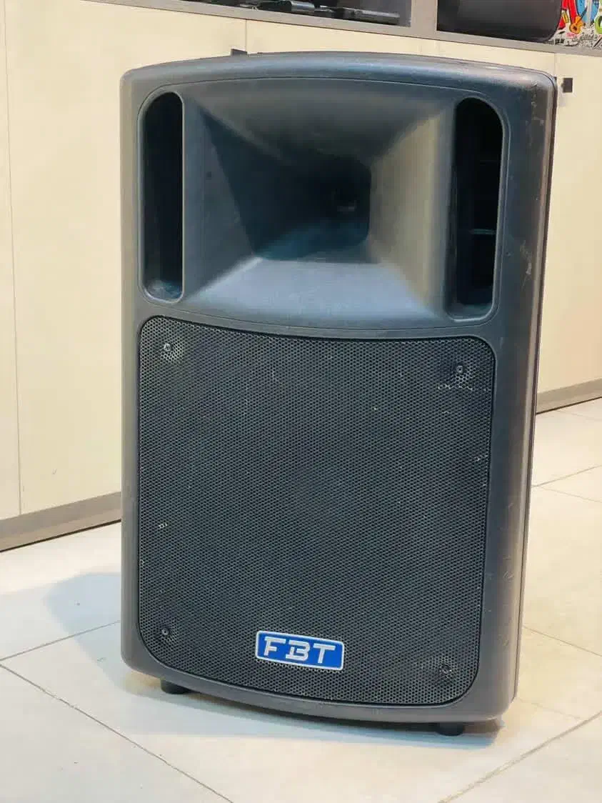 باند اف بی تی|صوتی و تصویری|مشهد, کوشش|دیوار