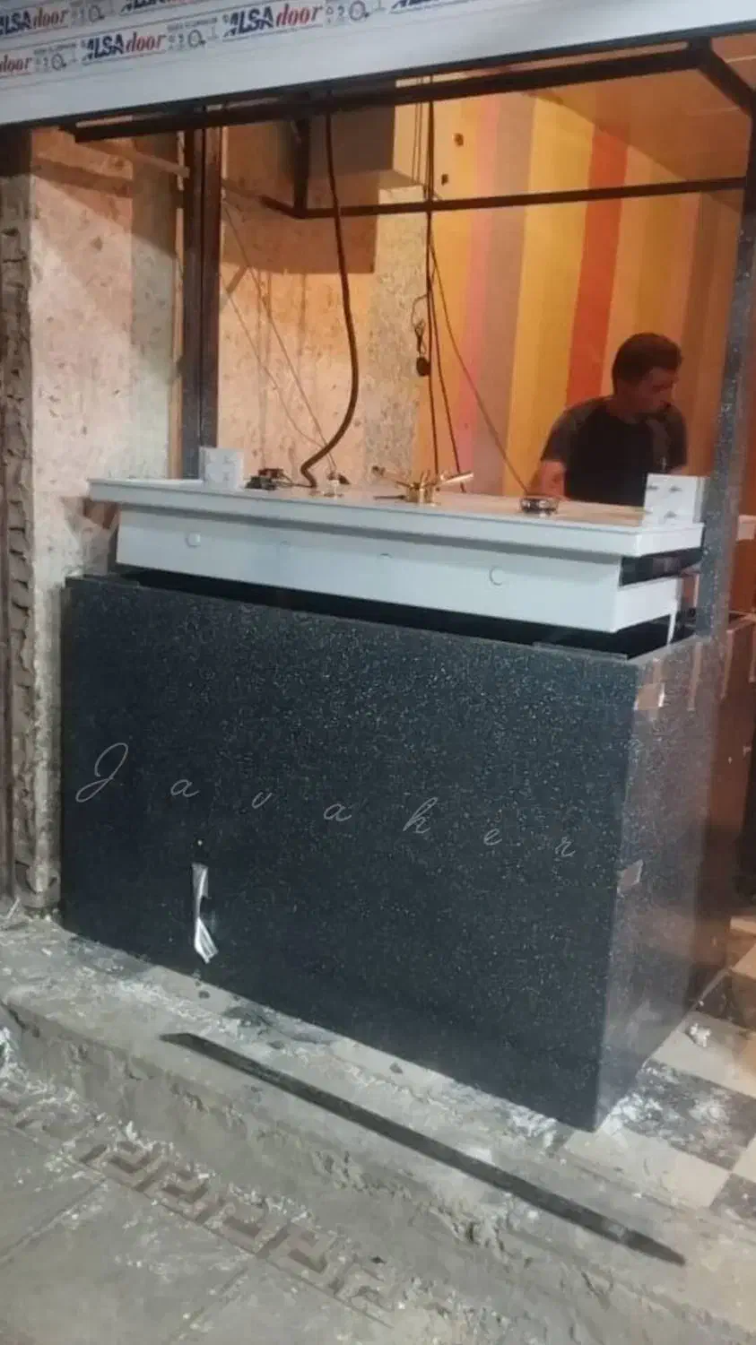 javaher.kave گاوصندوق اسانسوری همراه هالوژن|ابزارآلات|زاهدان, |دیوار