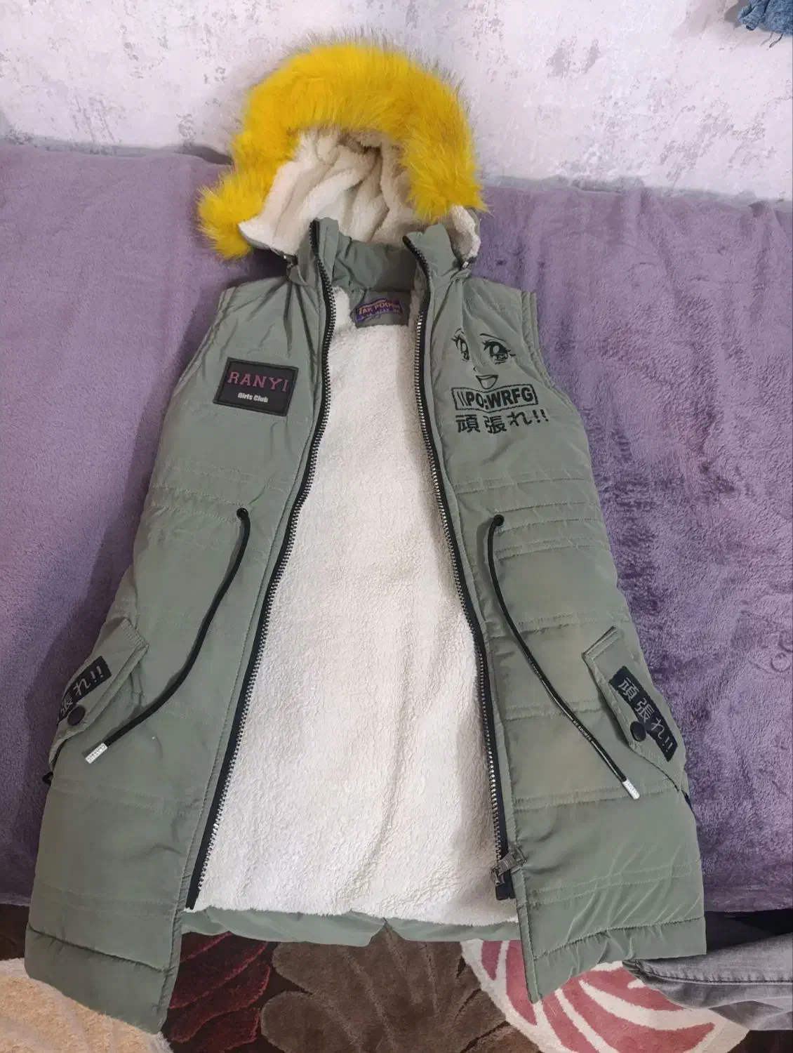 پافر زمستانه(دخترانه) درحد نو|لباس|شاهینشهر, شهرک گلدیس|دیوار